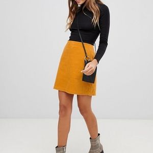 Item Vintage 100% Mustard Linen Pencil Skirt